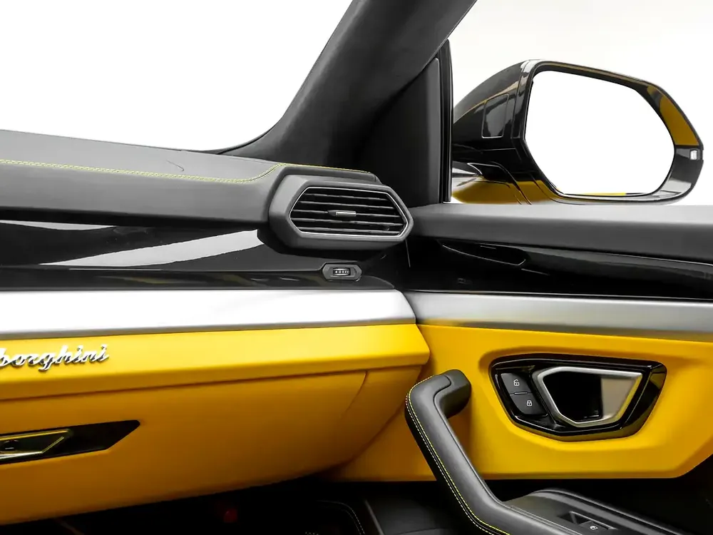 2020 | Lamborghini | Urus - Image 15