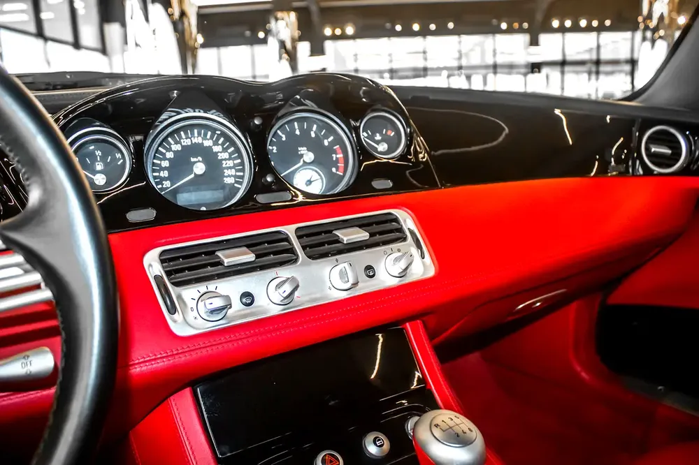 BMW Z8 - Image 11