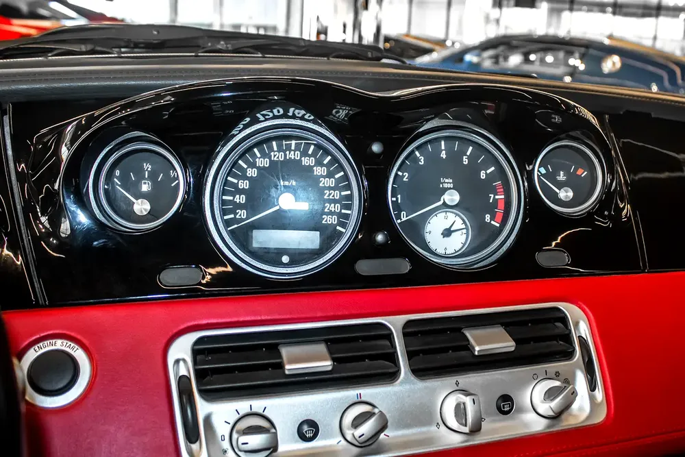 BMW Z8 - Image 12