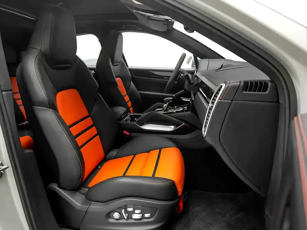 2021 | Porsche | Cayenne | Turbo S E-Hybrid | GCC Spec - Image 11