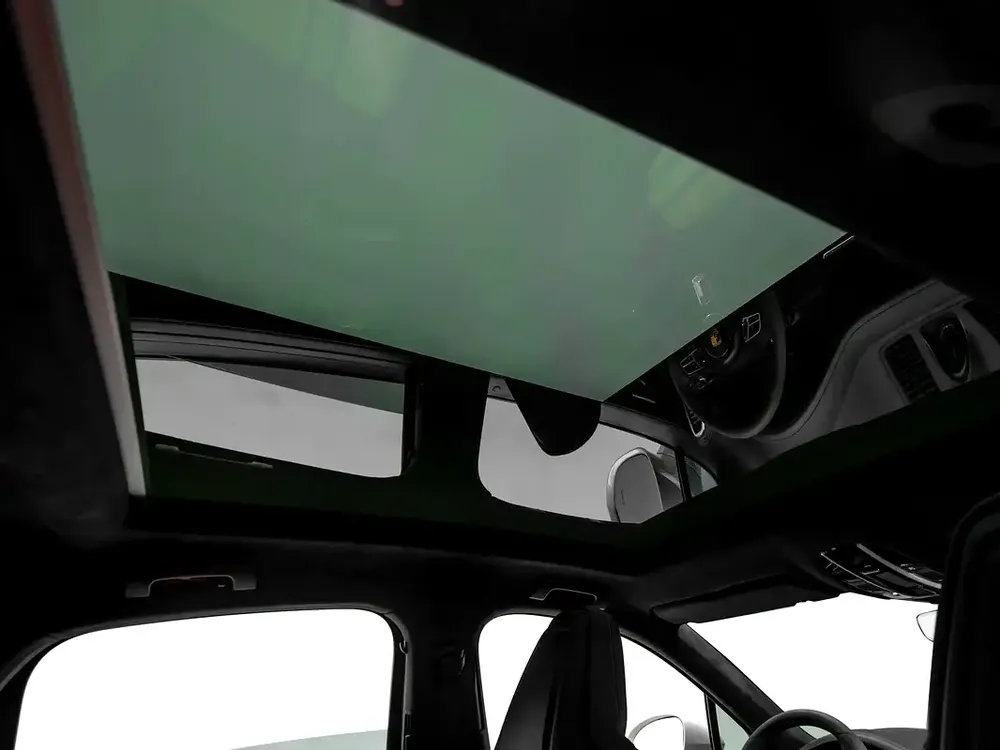 2021 | Porsche | Cayenne | Turbo S E-Hybrid | GCC Spec - Image 17