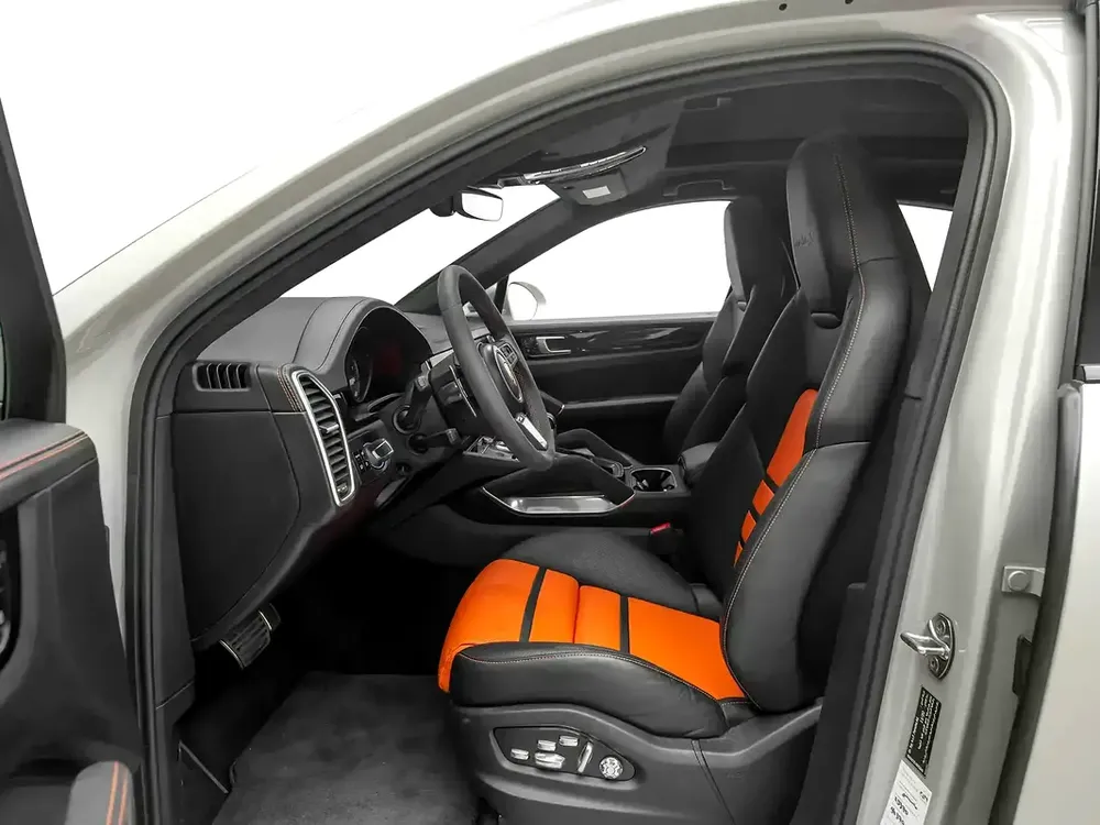 2021 | Porsche | Cayenne | Turbo S E-Hybrid | GCC Spec - Image 9