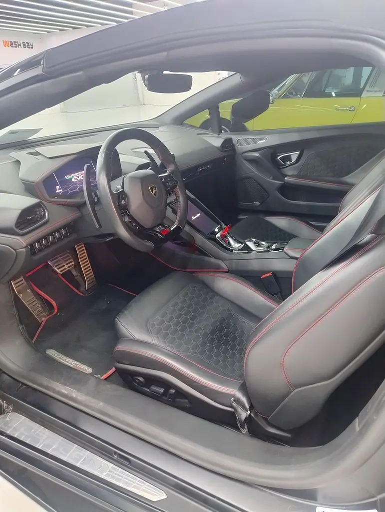 2023 Lamborghini Huracan EVO Spyder - European Specs - Mint Condition - Image 7
