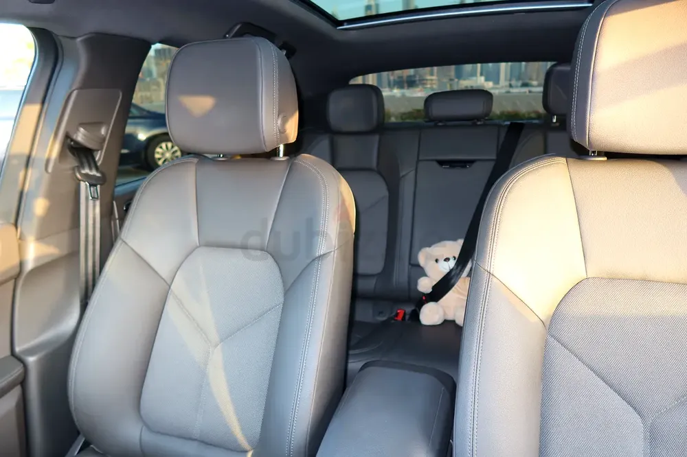 Porsche Macan Standard 2024 GCC Specs - Image 10