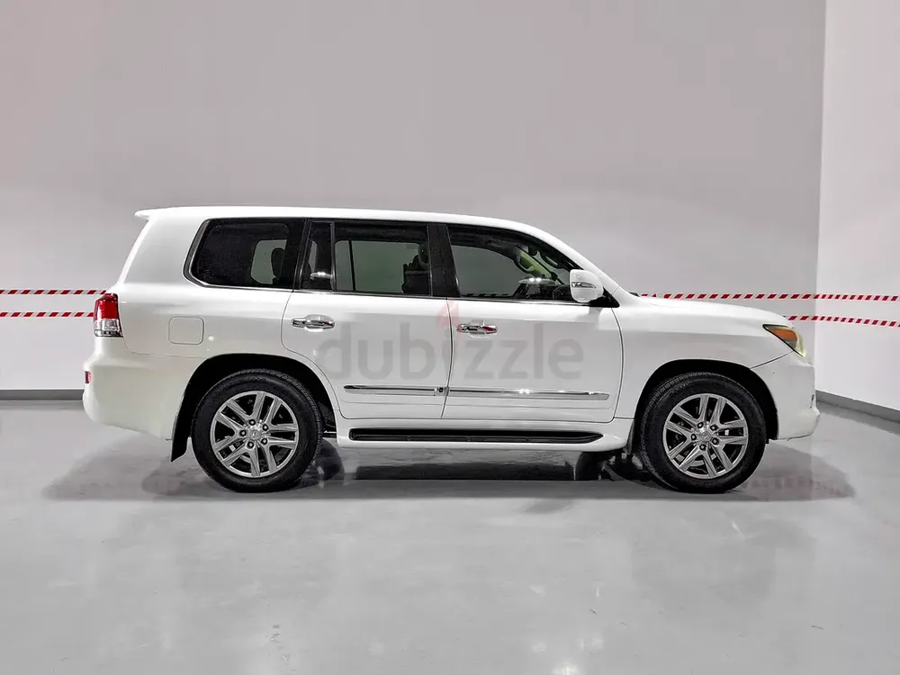 Inspected Car | 2012 Lexus LX-Series LX 570 Platinum | GCC Specs | Ref#468068 - Image 4