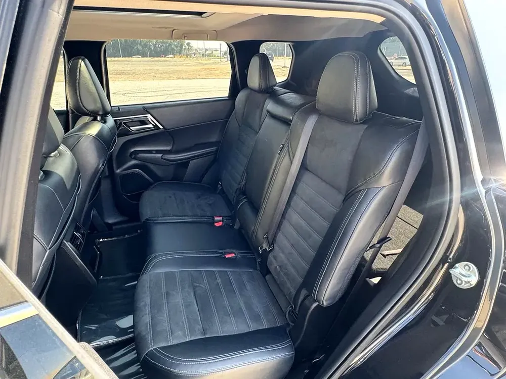 Mitsubishi Outlander, 2025 GCC specs, full option - Image 17