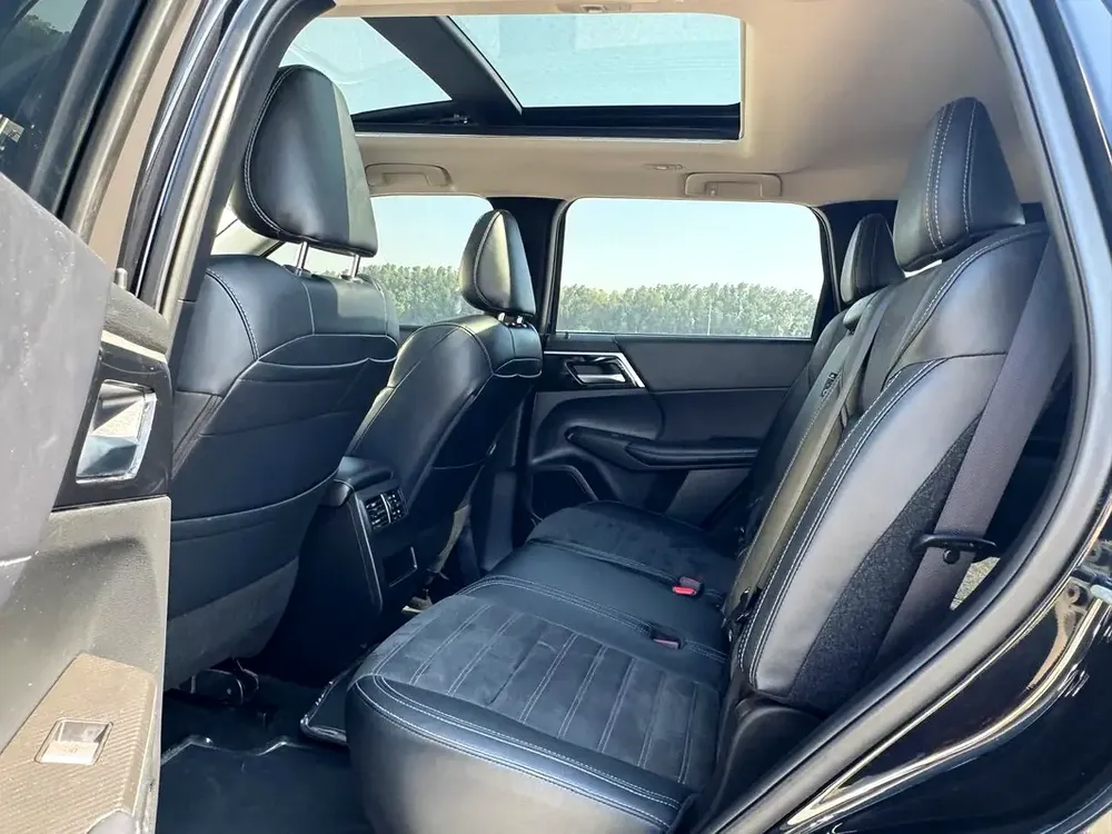 Mitsubishi Outlander, 2025 GCC specs, full option - Image 18