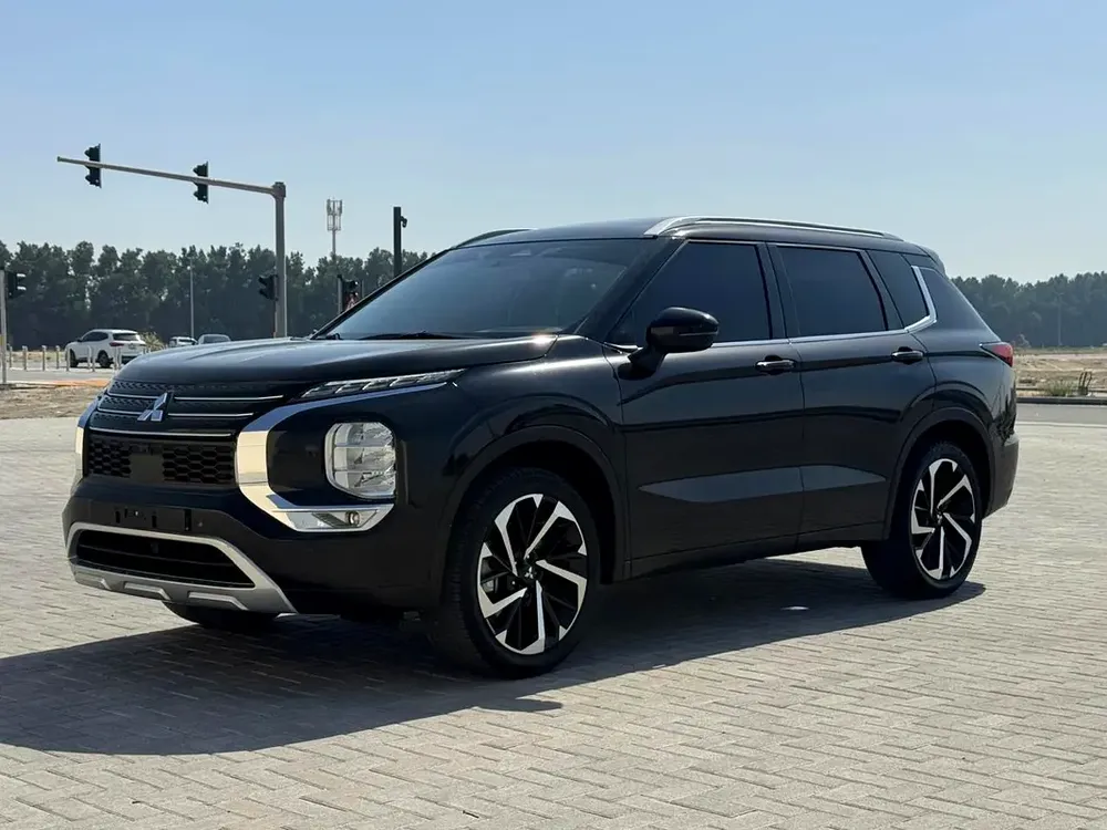 Mitsubishi Outlander, 2025 GCC specs, full option - Image 4