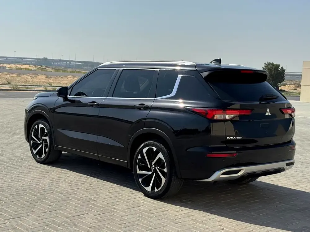 Mitsubishi Outlander, 2025 GCC specs, full option - Image 6