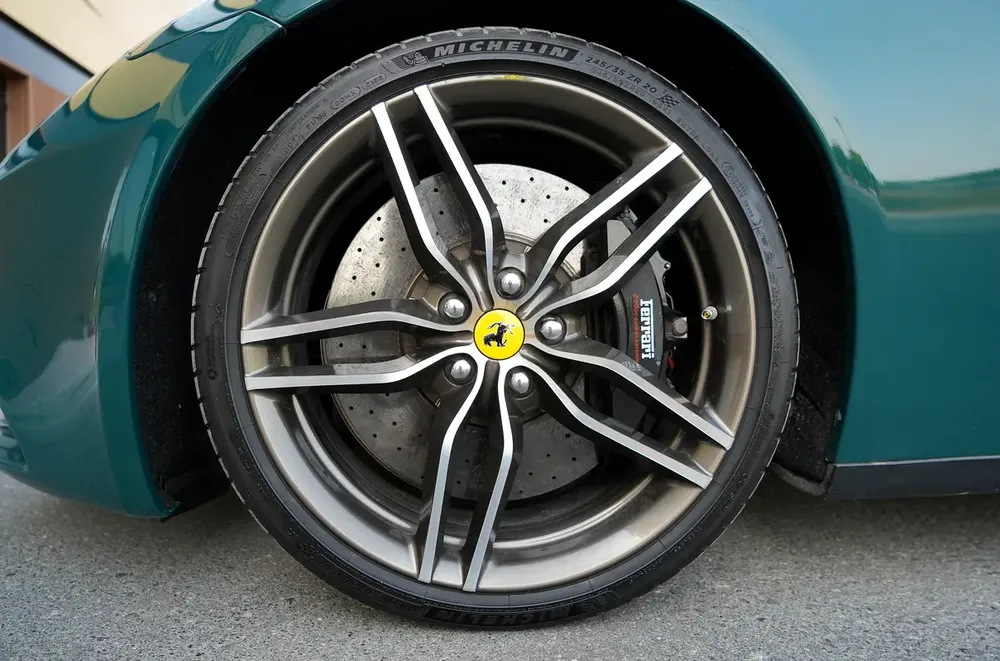 2013 Ferrari FF | GCC Specs | Fully loaded - Image 9