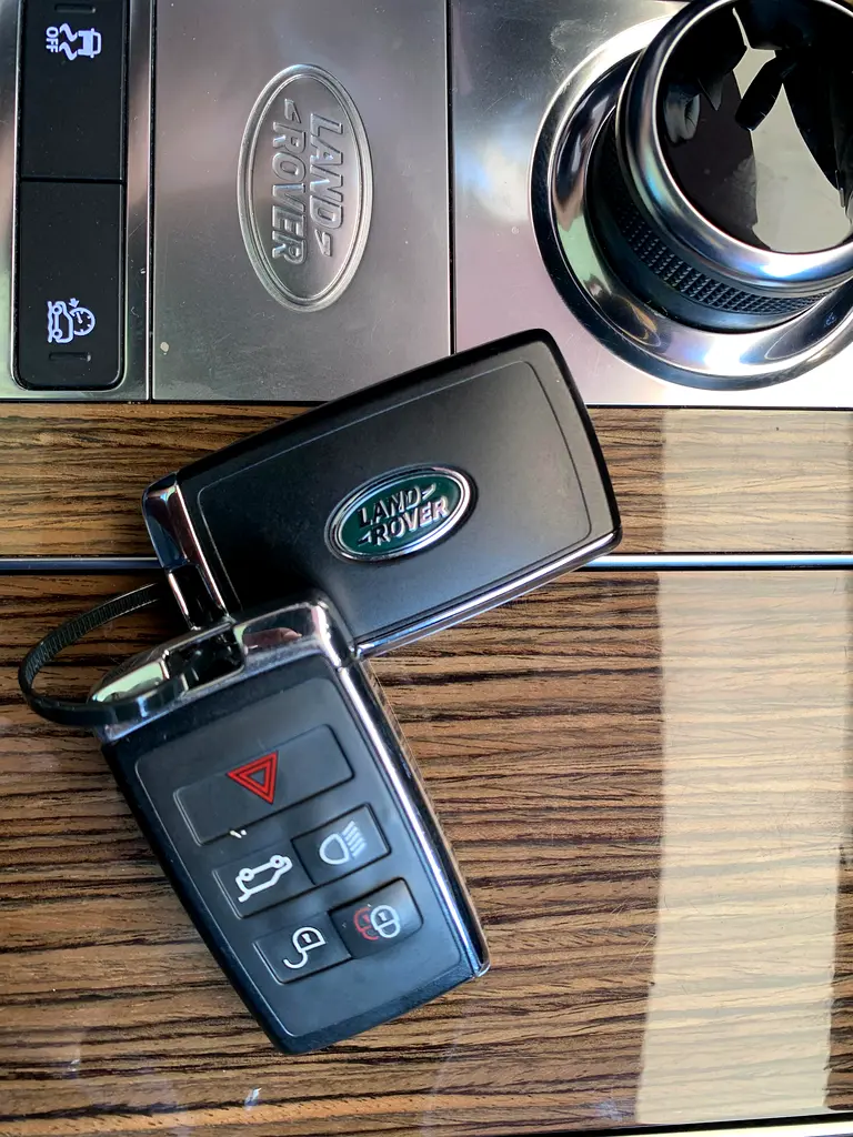 RANGE ROVER VOGUE 2019 GCC SPECS | FULL SERVICE HISTORY | ORIGINAL PAINT | 2 KEYS | PERFECT CONDITIO - Image 14