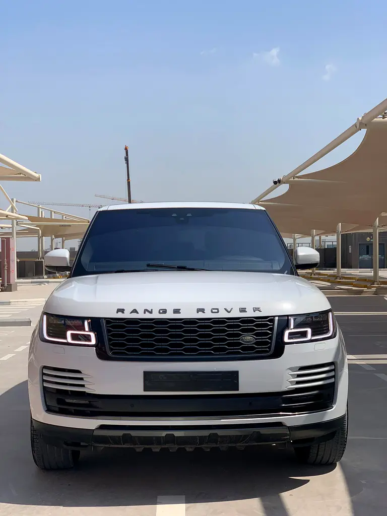RANGE ROVER VOGUE 2019 GCC SPECS | FULL SERVICE HISTORY | ORIGINAL PAINT | 2 KEYS | PERFECT CONDITIO - Image 5
