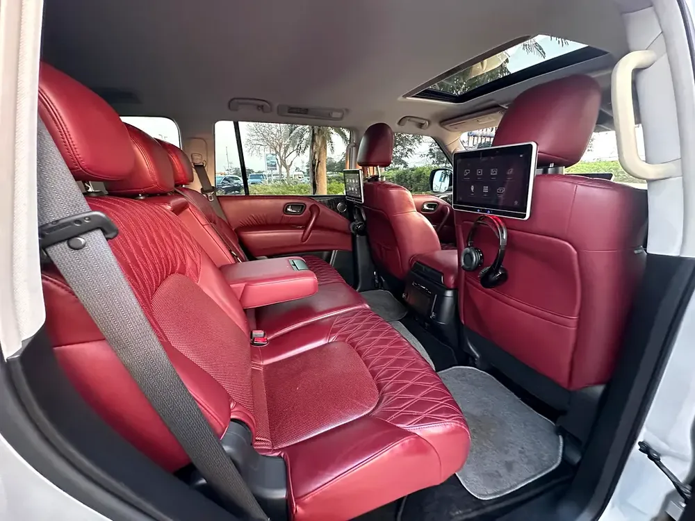NISSAN PATROL SE PLATINUM 2022 GCC FULL SERVICE HISTORY NO ACCIDENTS NO PAINT - Image 12