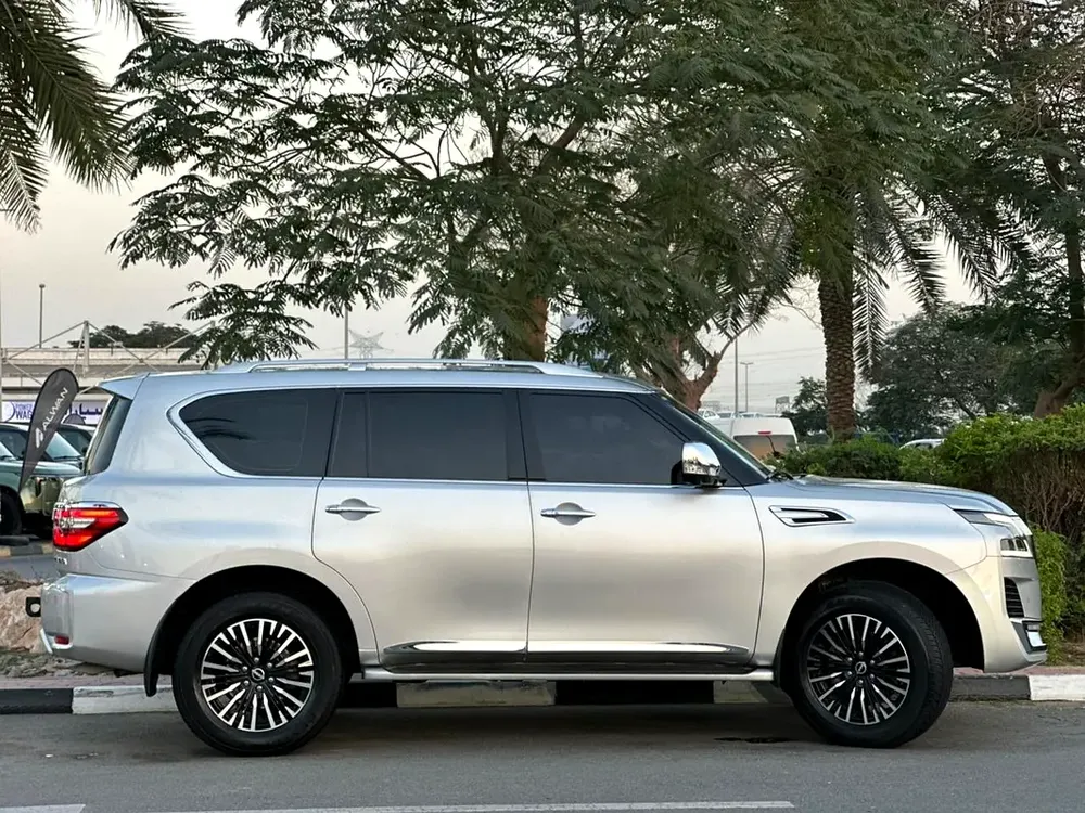 NISSAN PATROL SE PLATINUM 2022 GCC FULL SERVICE HISTORY NO ACCIDENTS NO PAINT - Image 5
