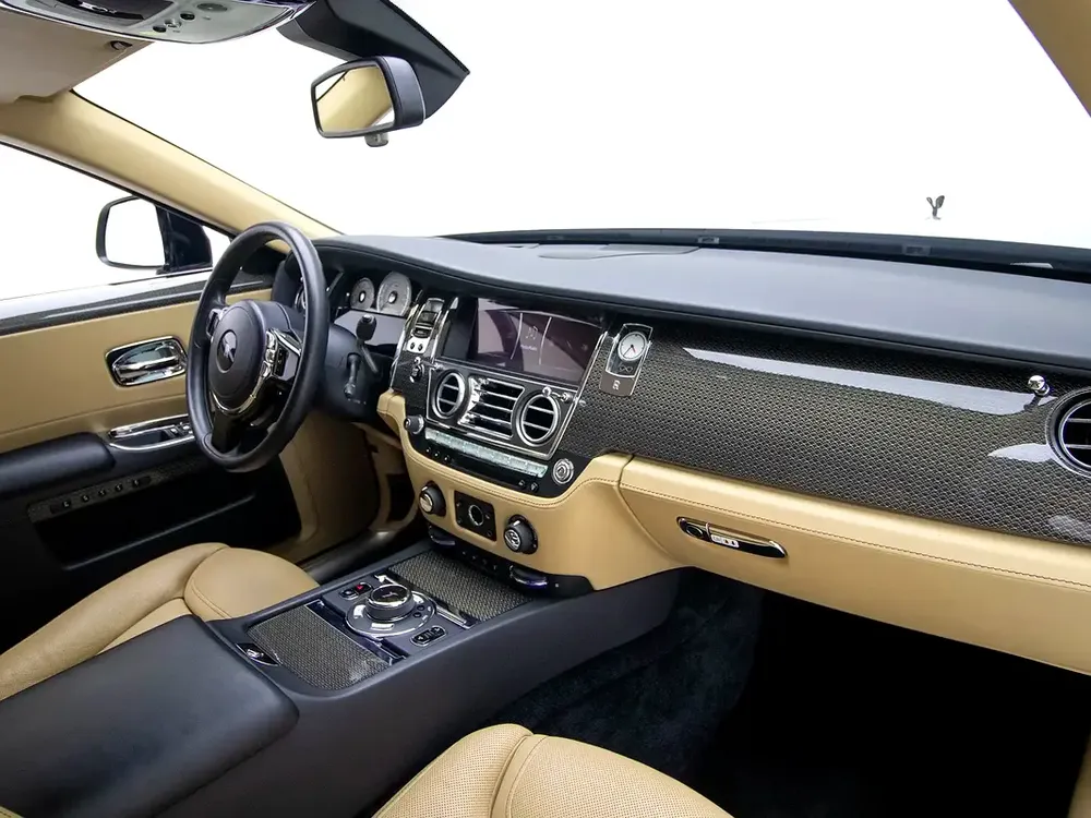 2019 | Rolls Royce | Ghost | Black Badge | AGMC | Service Contract | 4 buttons  starlights! - Image 10