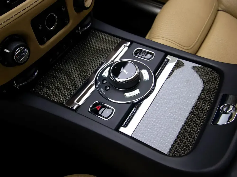 2019 | Rolls Royce | Ghost | Black Badge | AGMC | Service Contract | 4 buttons  starlights! - Image 13