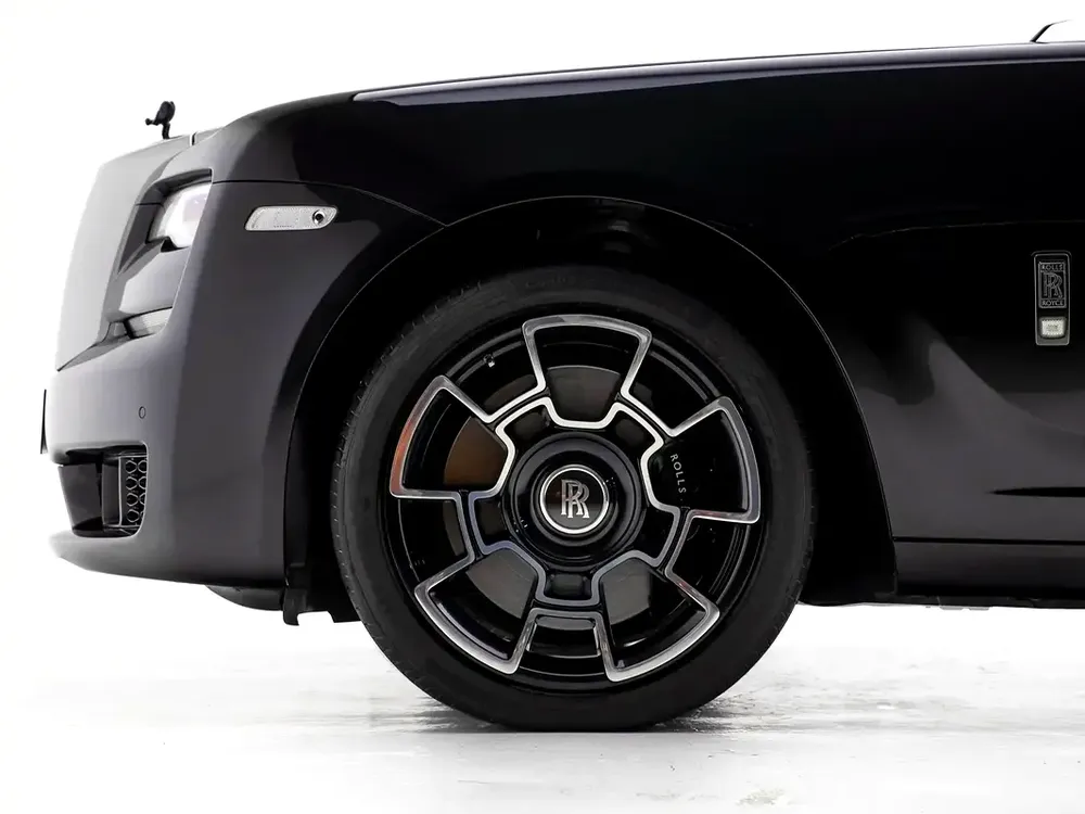 2019 | Rolls Royce | Ghost | Black Badge | AGMC | Service Contract | 4 buttons  starlights! - Image 20