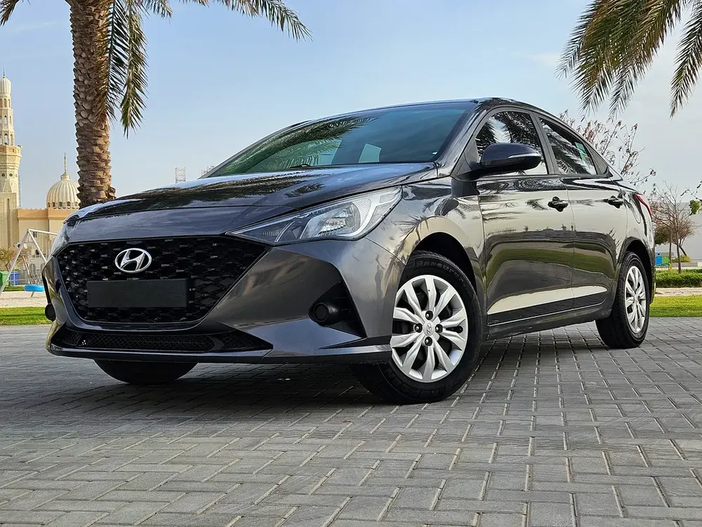 Hyundai Accent 2023 GCC Premium Condition Car Low KM Single Owned Family Sedan - Image 4