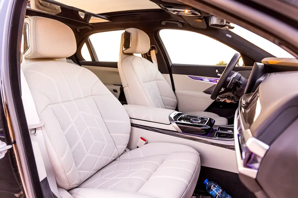BMW 735i M Sport Individual – 2026 | GCC | Only 2,188 KM | AED 419,000 - Image 11