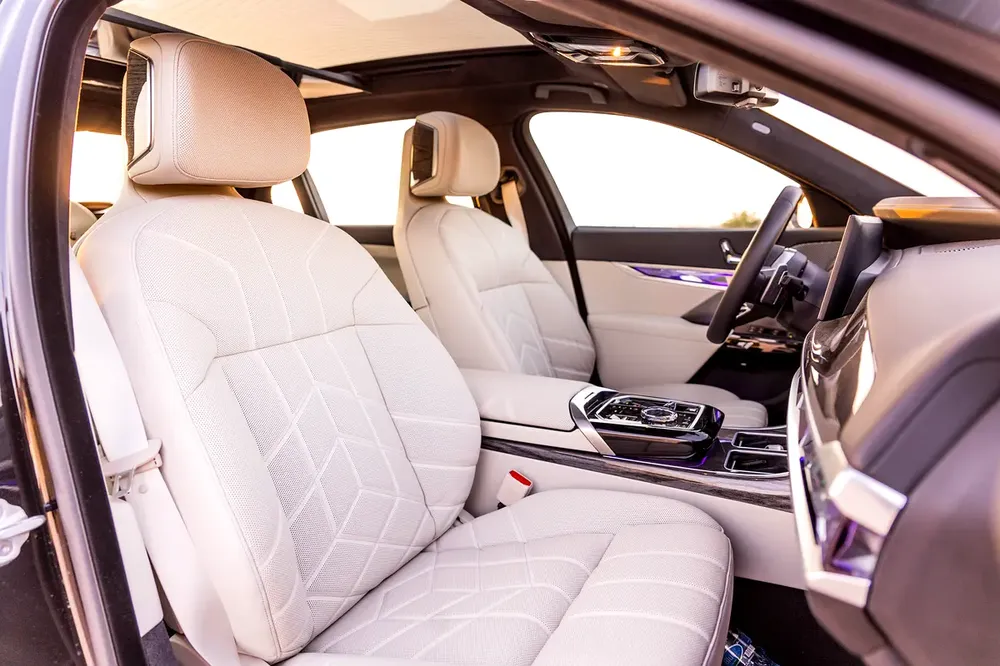BMW 735i M Sport Individual – 2026 | GCC | Only 2,188 KM | AED 419,000 - Image 12