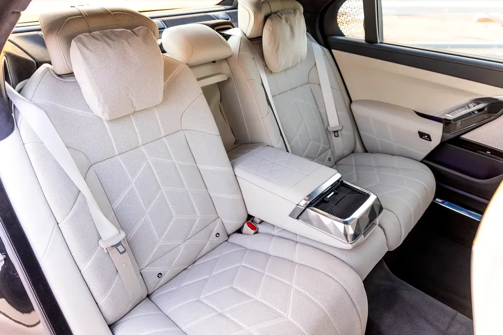 BMW 735i M Sport Individual – 2026 | GCC | Only 2,188 KM | AED 419,000 - Image 13