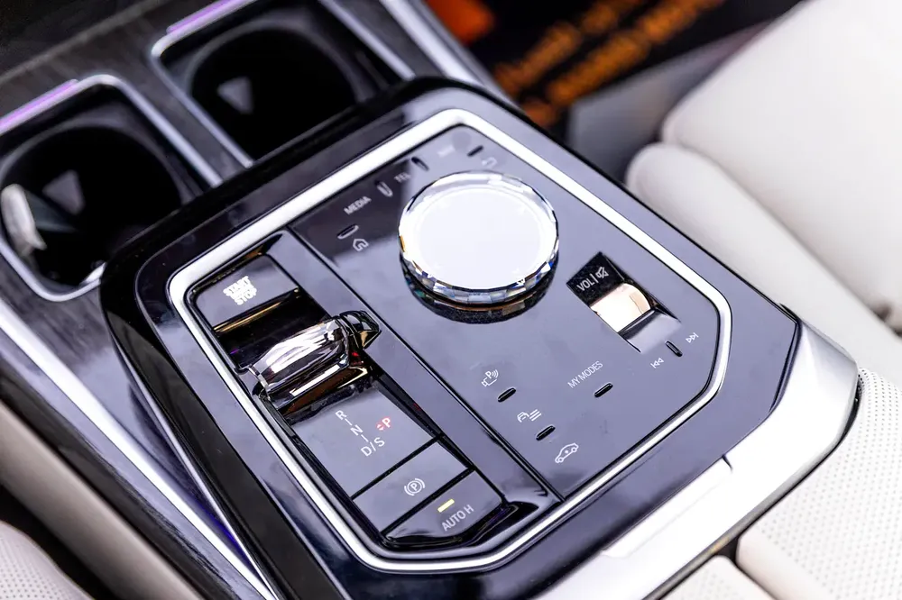 BMW 735i M Sport Individual – 2026 | GCC | Only 2,188 KM | AED 419,000 - Image 6