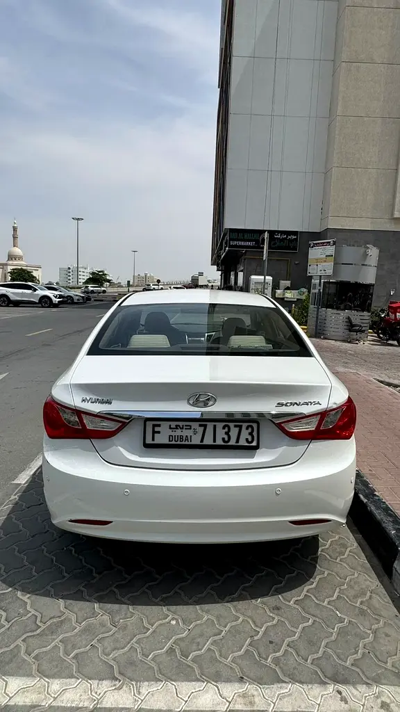 Hyundai Sonata SE GCC Specs -first owner- free accident - Image 10