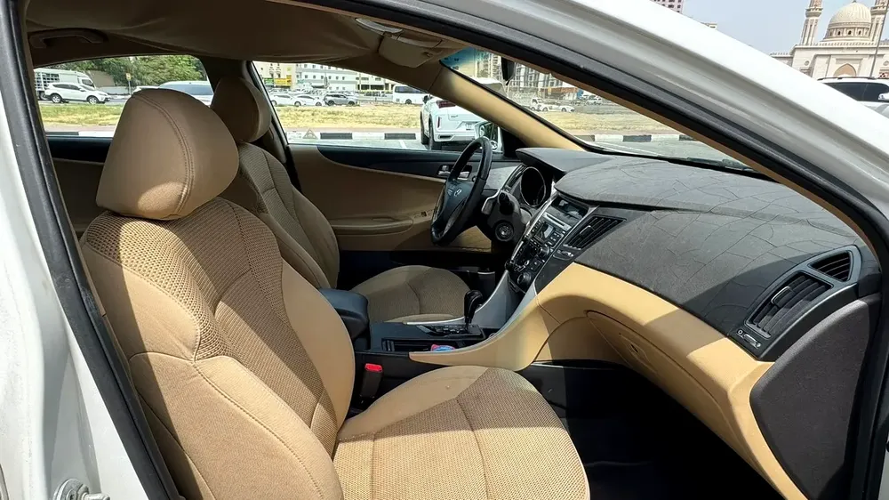 Hyundai Sonata SE GCC Specs -first owner- free accident - Image 11