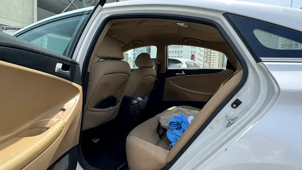 Hyundai Sonata SE GCC Specs -first owner- free accident - Image 7