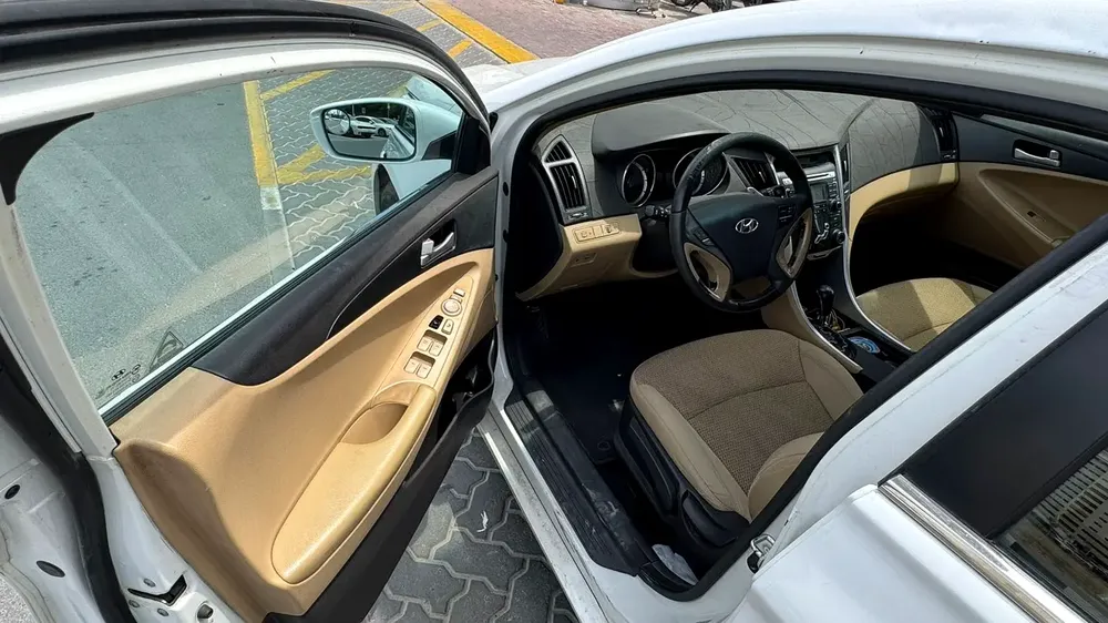 Hyundai Sonata SE GCC Specs -first owner- free accident - Image 9