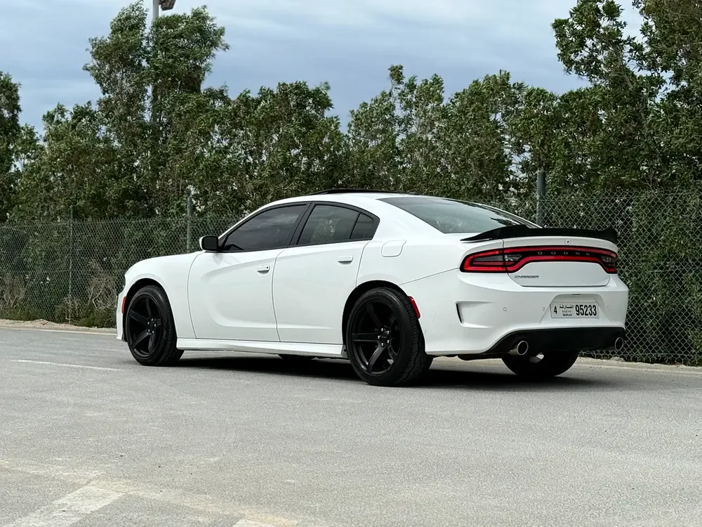 2019 Dodge Charger SXT - American Specs - Well Maintained - Image 10