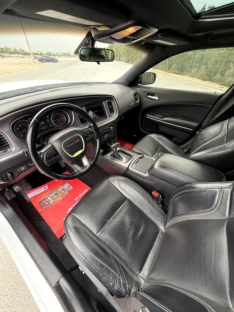 2019 Dodge Charger SXT - American Specs - Well Maintained - Image 6