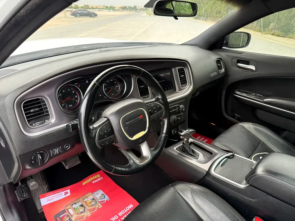2019 Dodge Charger SXT - American Specs - Well Maintained - Image 8