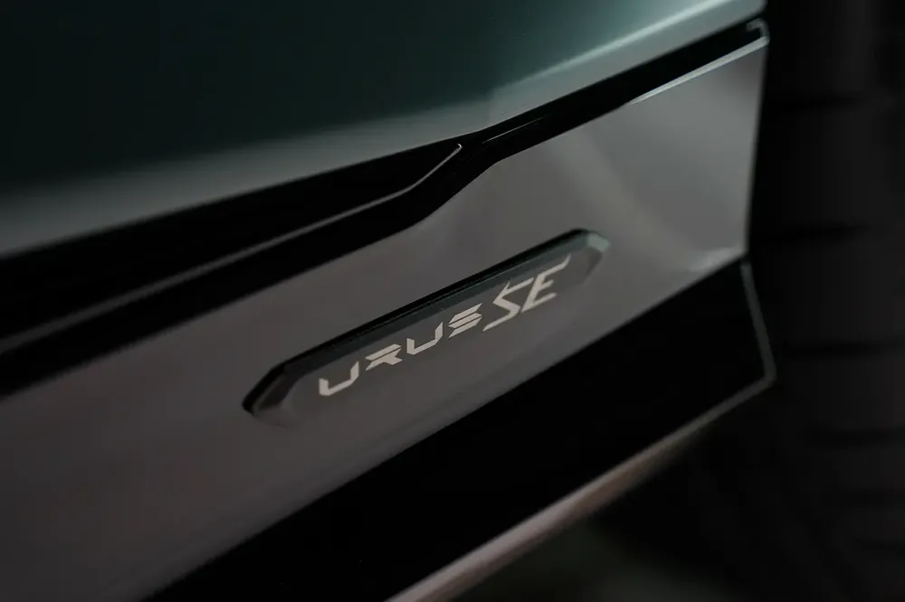 2025 Lamborghini Urus SE, Panoramic Roof, Bang N Olufsen Audio, 800 HP Hybrid!! - Image 15