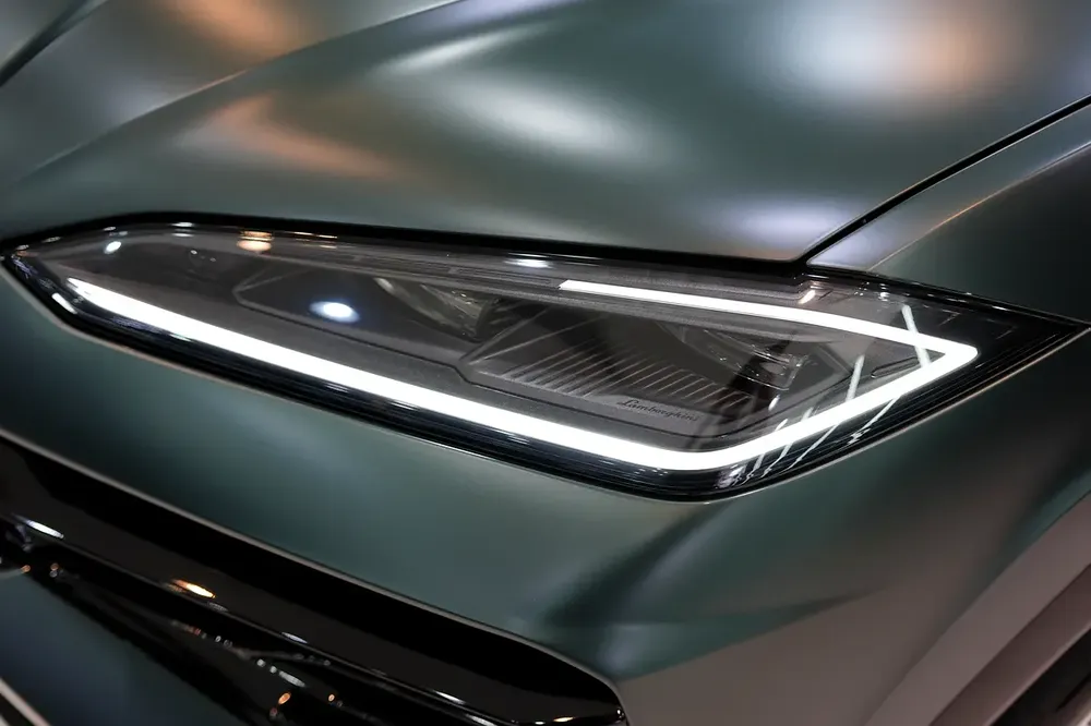 2025 Lamborghini Urus SE, Panoramic Roof, Bang N Olufsen Audio, 800 HP Hybrid!! - Image 16