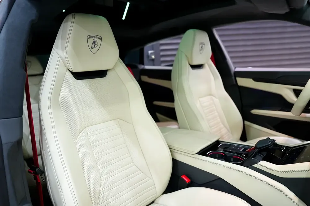 2025 Lamborghini Urus SE, Panoramic Roof, Bang N Olufsen Audio, 800 HP Hybrid!! - Image 8