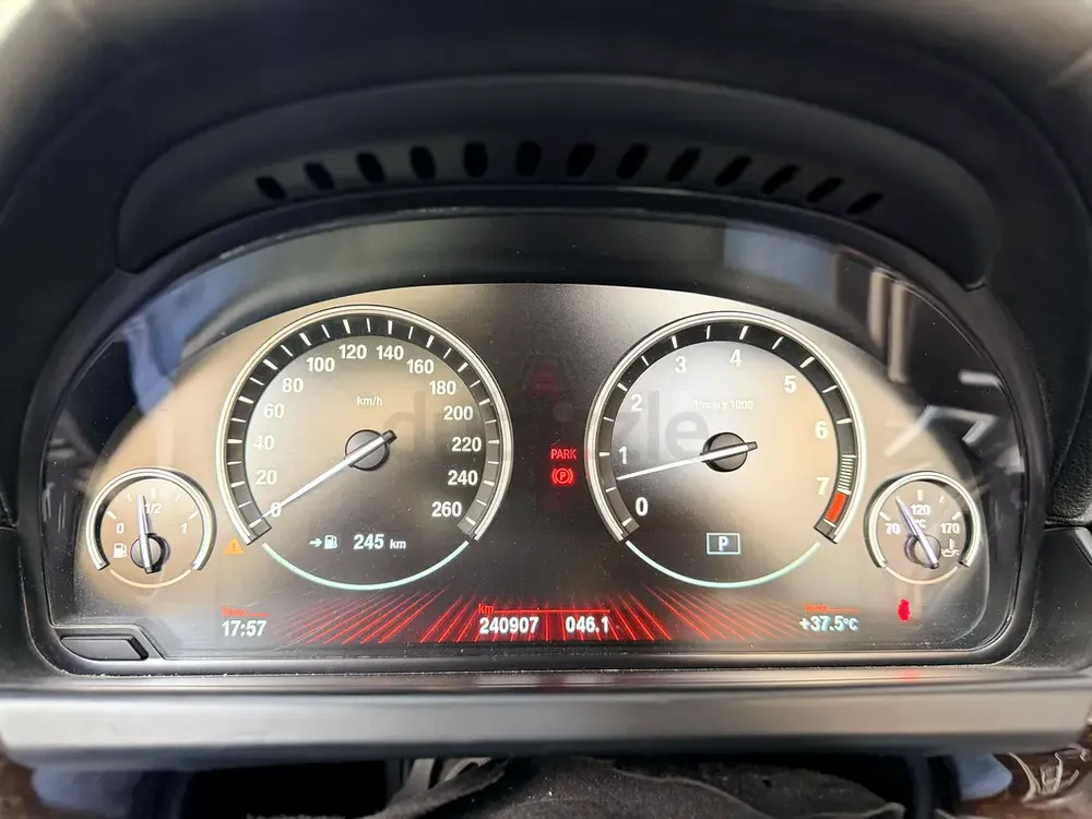 BMW 6-Series 640i 2011 GCC Specs - Image 15