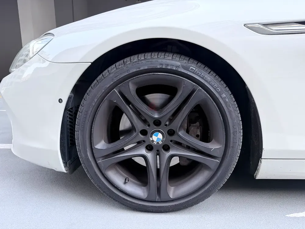 BMW 6-Series 640i 2011 GCC Specs - Image 9