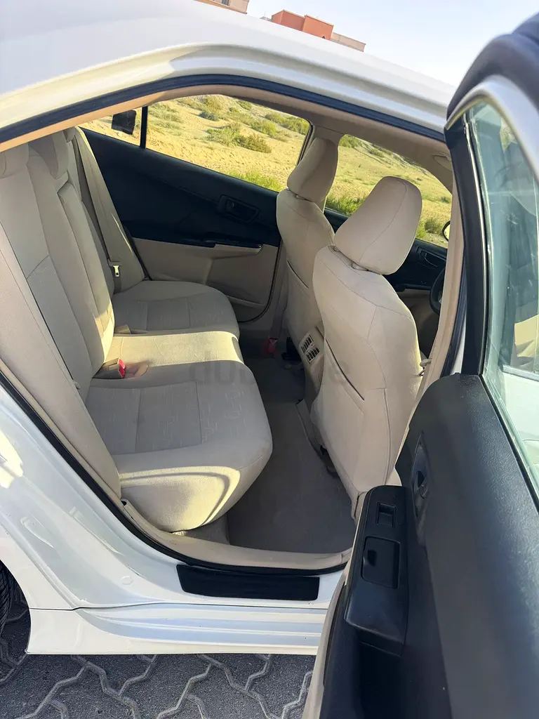 Toyota Camry SE 2014 GCC Personal Family use - Image 12