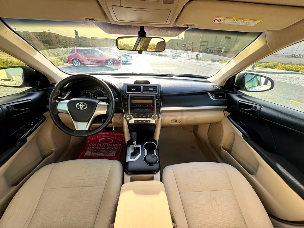 Toyota Camry SE 2014 GCC Personal Family use - Image 4