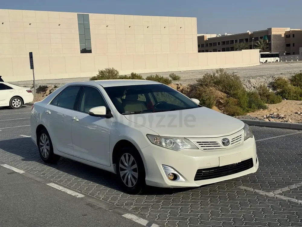 Toyota Camry SE 2014 GCC Personal Family use - Image 5