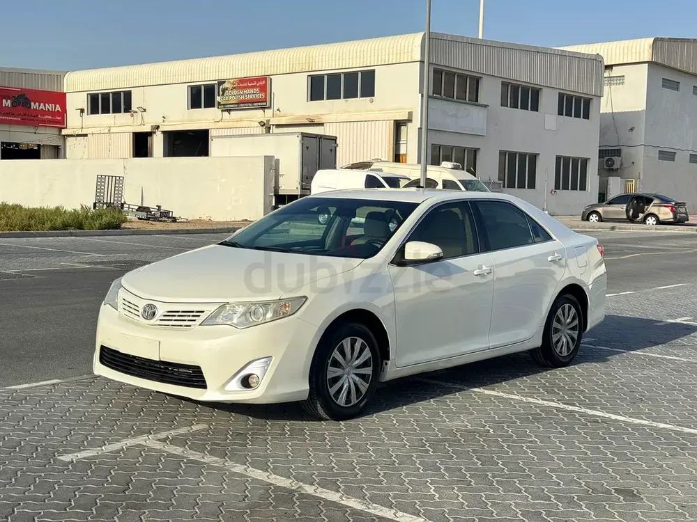 Toyota Camry SE 2014 GCC Personal Family use - Image 6