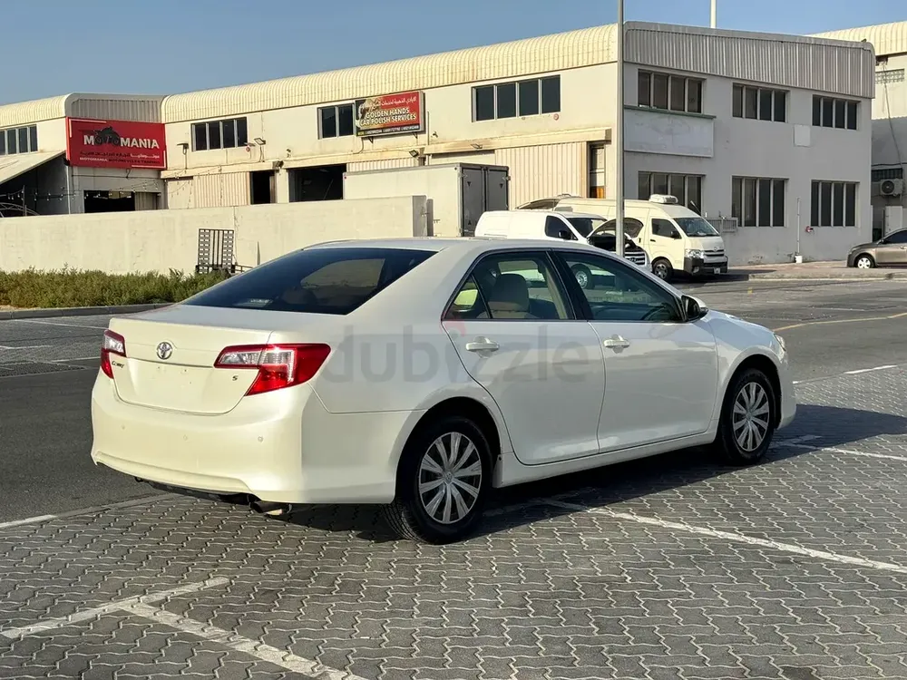 Toyota Camry SE 2014 GCC Personal Family use - Image 7
