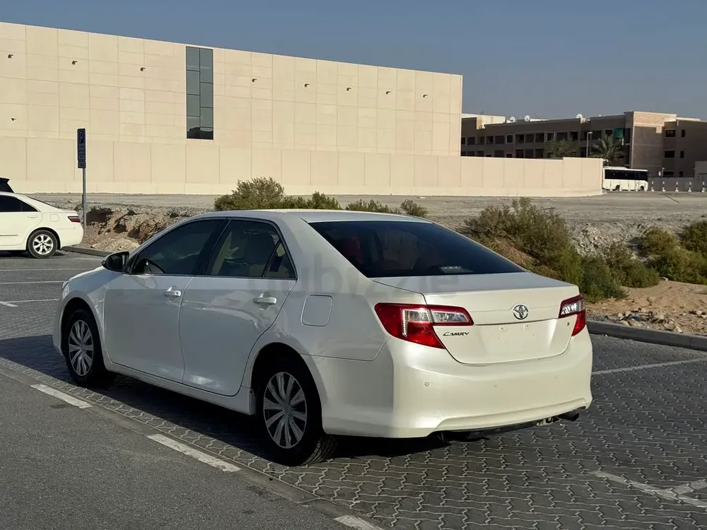 Toyota Camry SE 2014 GCC Personal Family use - Image 8