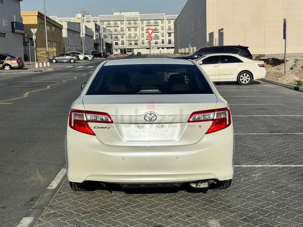 Toyota Camry SE 2014 GCC Personal Family use - Image 9