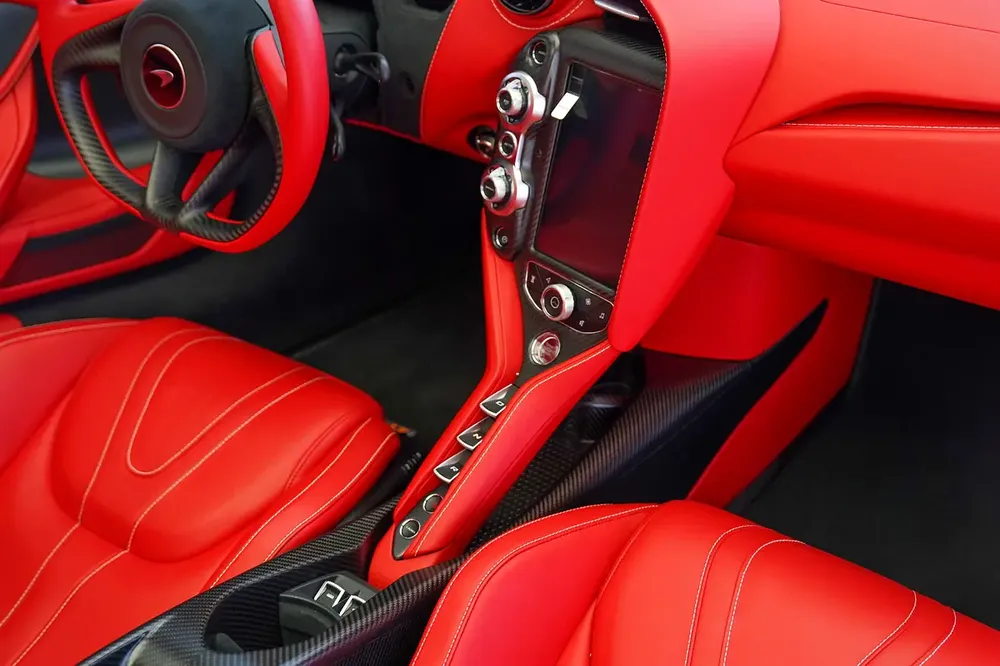765 LT SPYDER | FULL CARBON INTERIOR AND EXTERIOR | WARRANTY AVAILABLE - Image 18