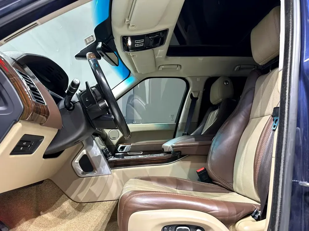RANGE ROVER VOGUE SUPERCHARGED 2015 FACELIFT INSIDE AND OUTSITE FOR 69000 AED - Image 13