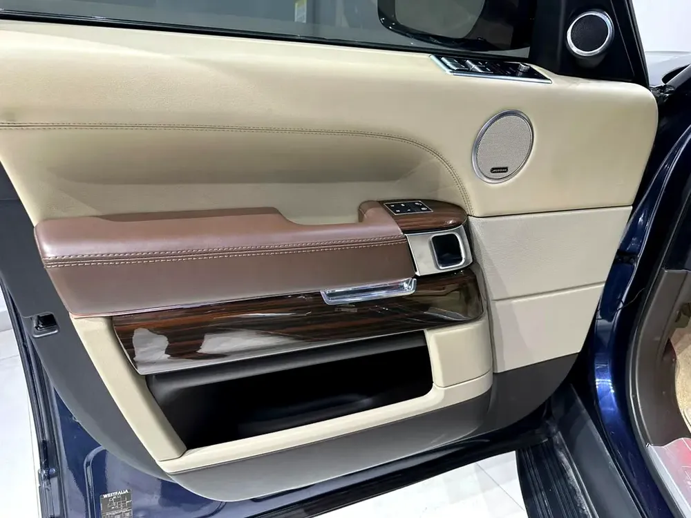 RANGE ROVER VOGUE SUPERCHARGED 2015 FACELIFT INSIDE AND OUTSITE FOR 69000 AED - Image 15