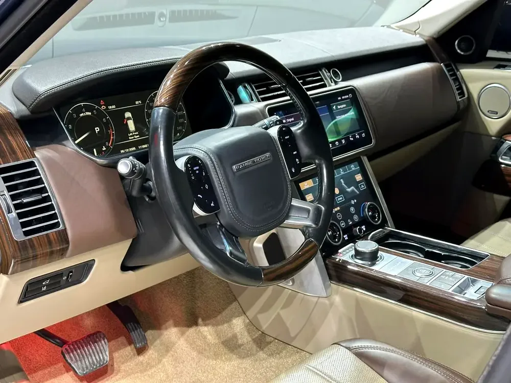 RANGE ROVER VOGUE SUPERCHARGED 2015 FACELIFT INSIDE AND OUTSITE FOR 69000 AED - Image 9