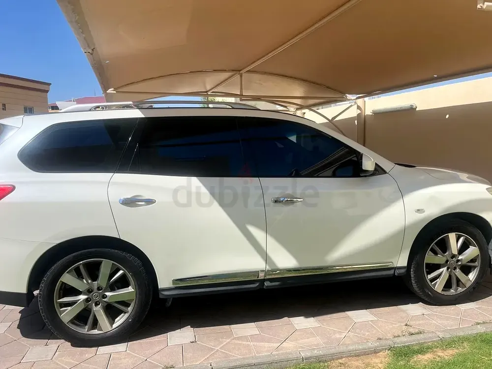 Nissan Pathfinder SV 2015 American Specs - Image 5